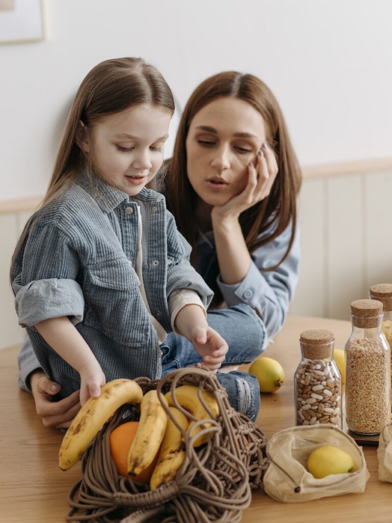 Mom apologizing to child.